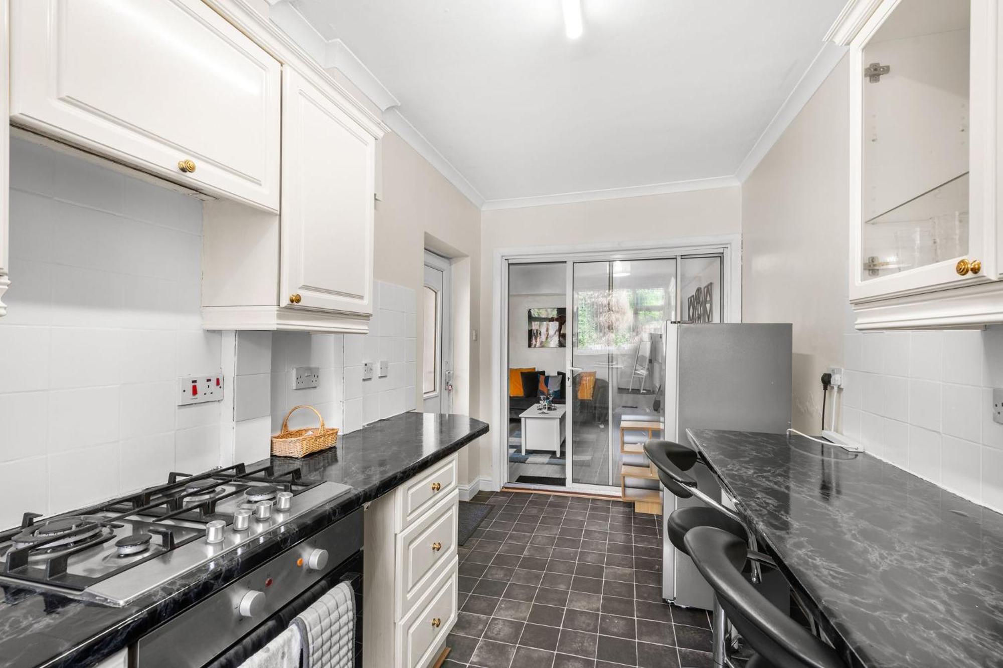 Hilltop Place Suites Near Meadowhall Sheffield Zewnętrze zdjęcie